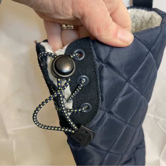 BASS | POTTER Women’s Navy Steel Shank Quilted Upper Rubber Bottom Boot Size 8 - Picture 7 of 14